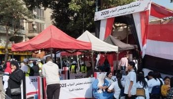 الهيئة الوطنية للانتخابات تبدأ غرفة العمليات المركزية لمتابعة اليوم الثاني لتصويت المصريين بالخارج