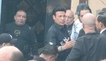 نجوم الفن الشعبي يتقدمون المشيعين.. تشييع جثمان مطرب المهرجانات إسماعيل الليثي في إمبابة