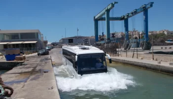  إطلاق أول “أتوبيس برمائي” في مصر: تجربة سياحية فريدة تربط المتحف الكبير بنهر النيل