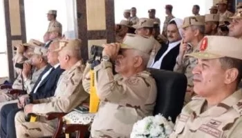 وزير الدفاع يشهد المرحلة الرئيسية لمشروع تكتيكي بالذخيرة الحية في المنطقة الغربية العسكرية