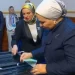 قرينة الرئيس السيسي تدلي بصوتها في انتخابات النواب