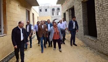 مدبولي يتفقد “درب اللبانة”: إنشاء 29 عقاراً جديداً بنسق تاريخي وإحياء “الرميلة”