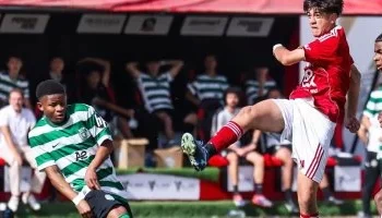 ناشئو الأهلي 2009 يتأهلون لنهائي البطولة الدولية بفوز مثير على سبورتنج لشبونة بهدف