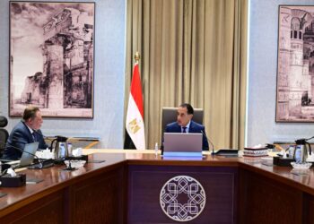 رئيس الوزراء يتابع توافر الاحتياطي الإستراتيجي من المنتجات البترولية