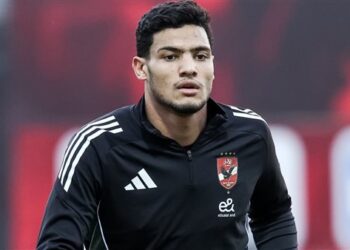 إصابة لاعب الأهلي بارتجاج في المخ ونقله للمستشفى