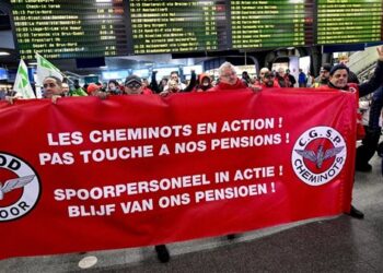 بلجيكا.. إضرابات عمالية واسعة تؤدي إلى إلغاء رحلات جوية وتقليص خدمات القطارات في البلاد