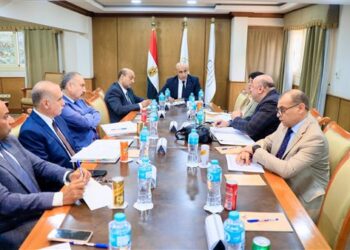 وزير التعليم يعتمد حزمة قرارات لتحسين الخدمات المدرسية.. تفاصيل