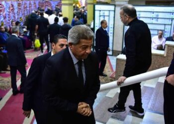 خالد عبد العزيز يقدم واجب العزاء في الراحل محمد صبري