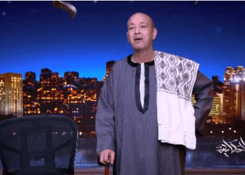 عمرو أديب لأول مرة بالجلابية الصعيدي والشال والعصاية: سعادة وفخر وألاجة
