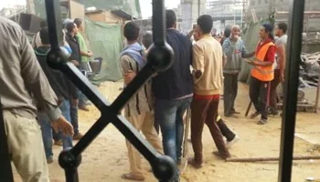 “خناقة على وجبة طعام” تنتهي بمأساة.. عامل يهشم جمجمة زميله بـ”شومة” في الواحات البحرية