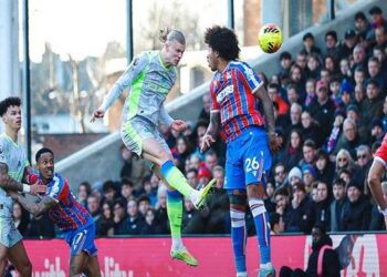 الدوري الإنجليزي.. مانشستر سيتي يفوز على كريستال بالاس بثنائية بمشاركة مرموش