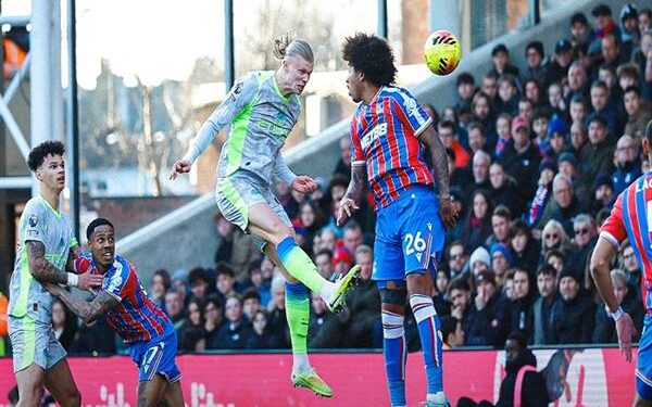 الدوري الإنجليزي.. مانشستر سيتي يفوز على كريستال بالاس بثنائية بمشاركة مرموش