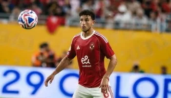 تراجع الأهلي عن استعادة حمدي فتحي وأكرم توفيق لتدعيم الوسط