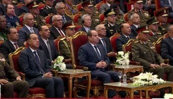 الرئيس السيسي يفتتح معرض “إيديكس 2025” ويشهد عرض الهاوتزر (K9A1 EGY) المصنع مشتركاً