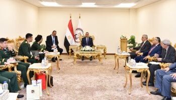 في إطار الشراكة الشاملة.. وزير الإنتاج الحربي يبحث سبل التعاون العسكري مع وفد رفيع من وزارة الدفاع الفيتنامية