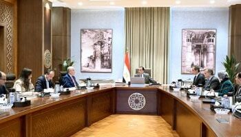 رئيس الوزراء يبحث حلولاً جذرية للمشكلات المالية في ماسبيرو والصحف القومية