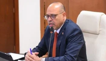 وزير العمل المصري يبدأ زيارة رسمية إلى إيطاليا لتعزيز التعاون في ملف العمالة