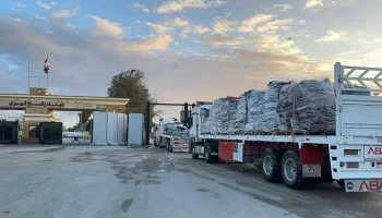 “زاد العزة” الـ105 تنطلق إلى غزة.. الهلال الأحمر المصري يدفع بـ5600 طن مساعدات وإمدادات شتوية عاجلة