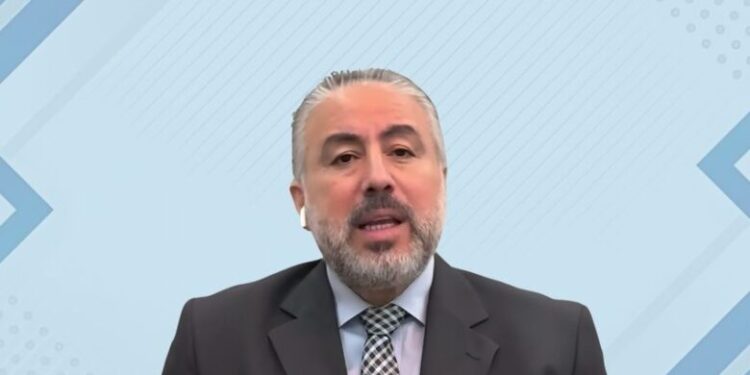 الباحث السياسي، طارق عجيب