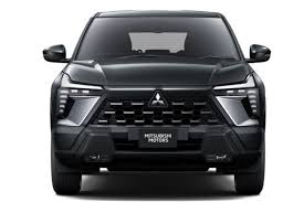 مواصفات ميتسوبيشي أتراج 2025 والسعر المتوقع