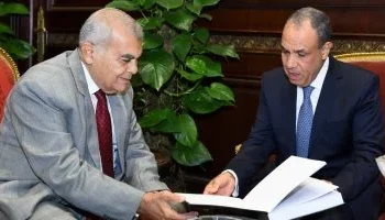 وزير الخارجية يلتقي رئيس مجلس الشيوخ لتعزيز التعاون البرلماني والدبلوماسي