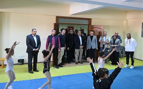 رئيس الوزراء يتفقد حمام السباحة الأوليمبي “سيتي كلوب” بالأقصر