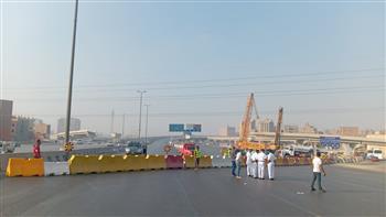 تحويلات مرورية جديدة أثناء رفع الكمر الخرساني لمحور عمرو بن العاص بالجيزة