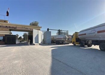 خلال تفقدها معبر رفح.. وزيرة خارجية إيرلندا تؤكد دعمها الكامل للجهود الإنسانية لدعم غزة