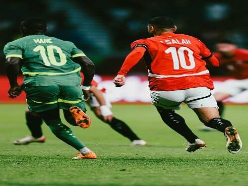 ساديو ماني يفاجئ محمد صلاح برسالة مؤثرة بعد ضياع حلم أمم أفريقيا