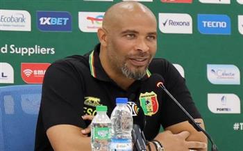 مدرب نيجيريا: «منتخب مصر أنقذني من اعتزال التدريب»