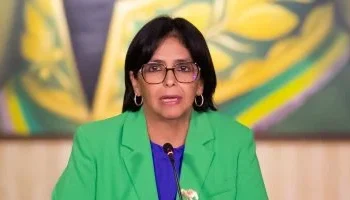 ديلسي رودريجيز تتحدى “تهديدات ترامب”: “مصيري بيد الله” وفنزويلا لن تُدار من الخارج