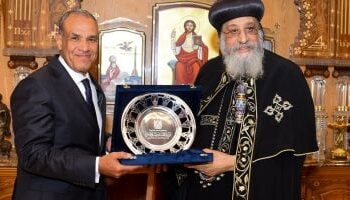 وزير الخارجية من قلب الكاتدرائية: الكنيسة عمود أساسي للنسيج الوطني.. ونثمن دورها في ربط المصريين بالخارج