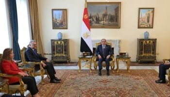 السيسي يستقبل مستشار ترامب: تنسيق مصري أمريكي حول السودان والمنتدى الاقتصادي 2026