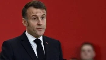 بأمر من ماكرون.. سفينة مساعدات فرنسية تبحر من “لوهافر” لإنقاذ 42 ألف طفل في غزة