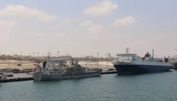 إغلاق ميناء العريش وصقيع يهدد الزراعات.. رمال وأمطار تضرب شمال سيناء اليوم