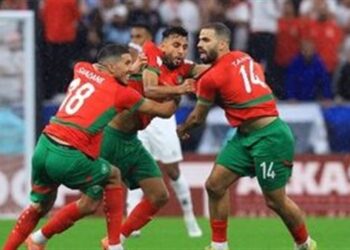 طاقم تحكيم غاني يدير مباراة المغرب ونيجيريا في نصف نهائي أمم أفريقيا