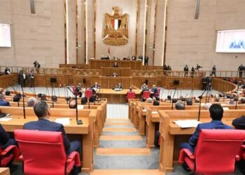 طلب إحاطة بشأن وقف إعفاء الهواتف المحمولة الواردة من الخارج