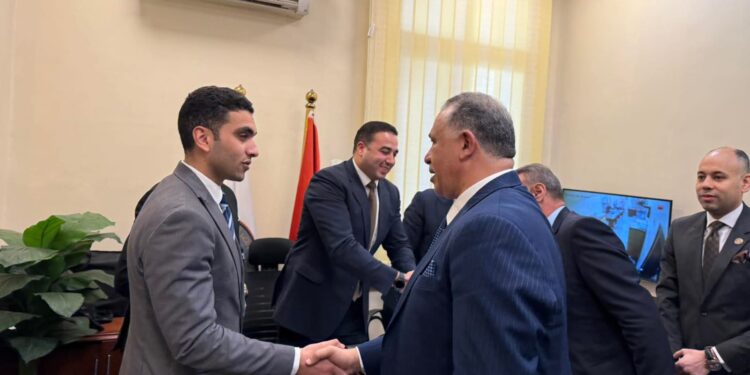 بعد حضور وفد من النقابة بمحكمة مصر الجديدة..إخلاء سبيل المحامين بواقعة نيابة النزهة