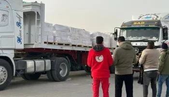 الهلال الأحمر المصري يواصل دعم غزة بإطلاق القافلة 126 من «زاد العزة»