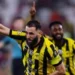 أزمة مفاجئة بين بنزيما ورابطة الدوري السعودي.. واللاعب يبتعد عن الاتحاد احتجاجًا على عرض التجديد