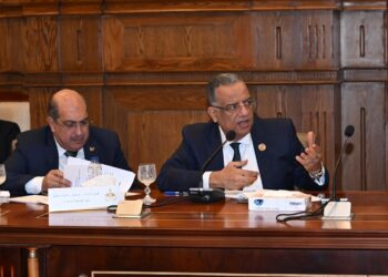 مسلم يطالب ببث جلسات الشيوخ تليفزيونيا وفتح مناقشات اللجان أمام الإعلام