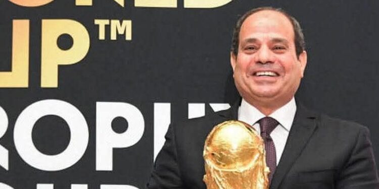 الرئيس السيسي يستقبل مجسم كأس العالم في حضور أشرف صبحي وأبو ريدة