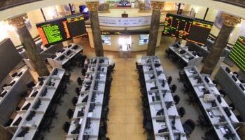 البورصة المصرية تخلص خسائرها بمنتصف التعاملات بسيولة تتخطى 2.3 مليار جنيه