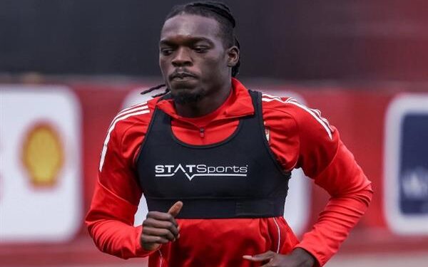 كامويش وعمرو الجزار يظهران في قائمة الأهلي لمواجهة البنك الأهلي