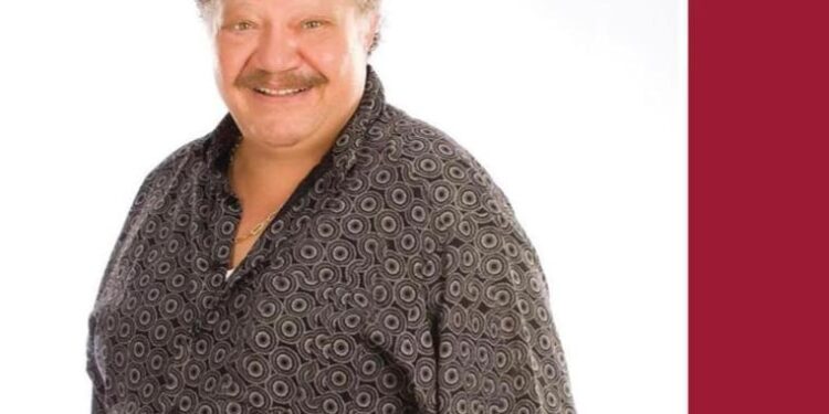 مؤسسة فاروق حسنى للفنون تكرم يحيي الفخراني بجائزة الاستحقاق الكبرى