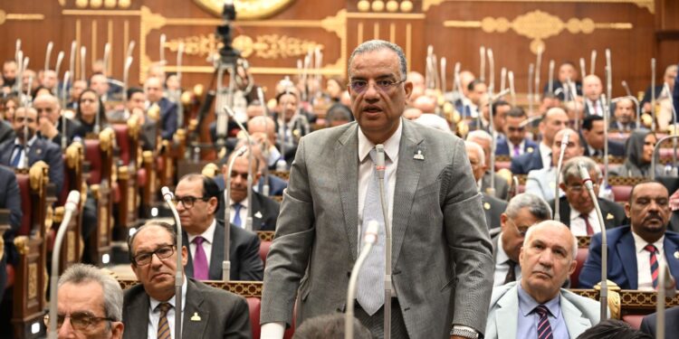 محمود مسلم: قضية الأورام تمس كل بيت مصري.. وحماية المرضى “ضرورة”