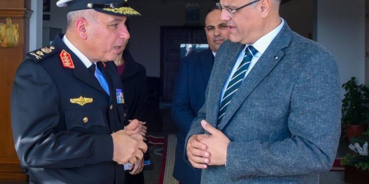 محافظ الإسكندرية يستقبل قائد القوات البحرية بديوان عام المحافظة