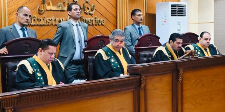 المشدد لمتهم وثلاثة سنوات للثاني في قضية رشوة الهواتف المحمولة بمركز إصلاح وتأهيل وادي النطرون