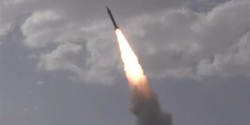 “الحرس الإيراني” يعلن قصف أهداف عسكرية إسرائيلية في حيفا