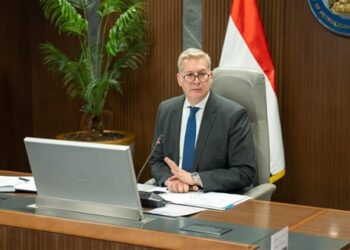 وزير البترول: توفير 4 سفن تغييز لتعزيز إمدادات الطاقة للدولة